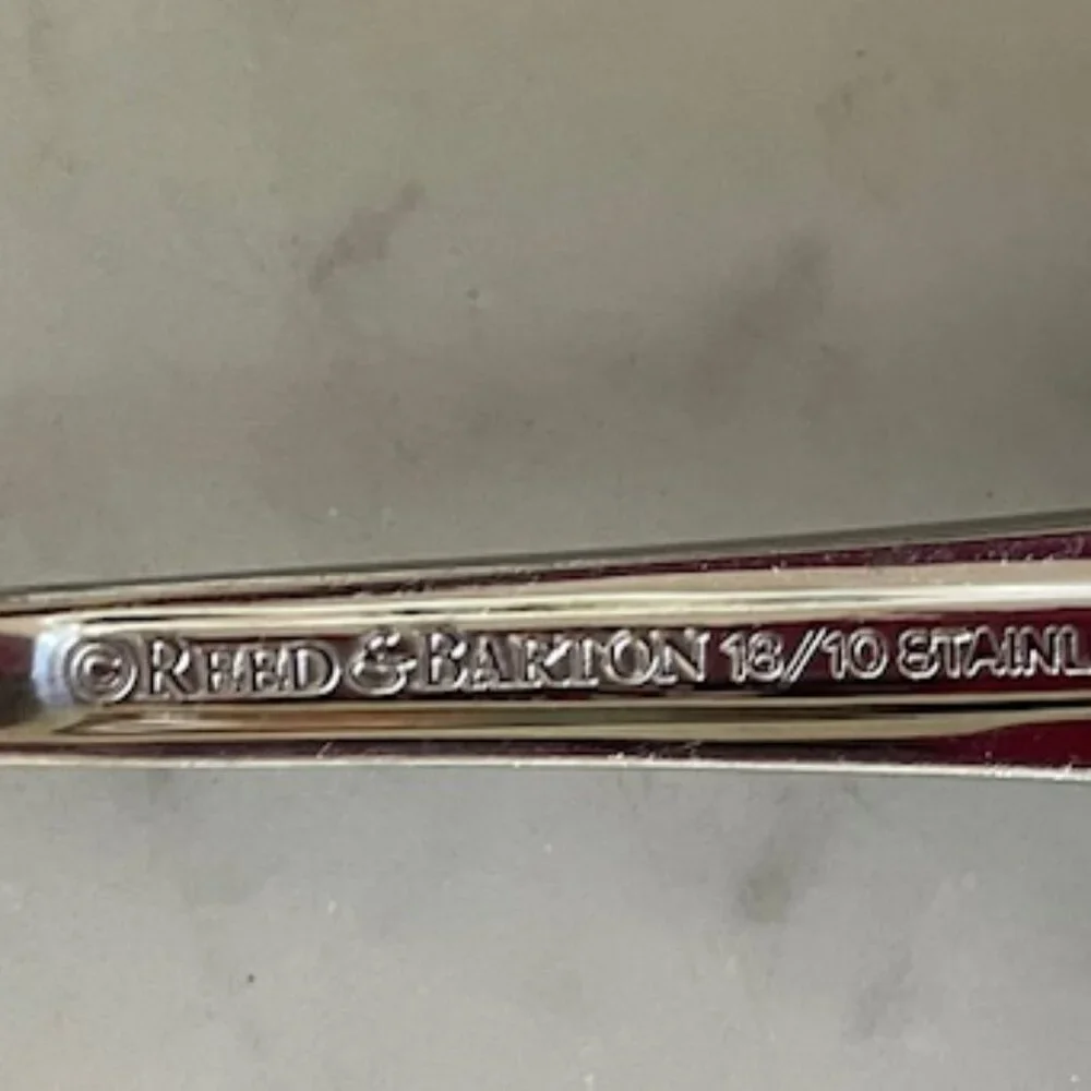 REED & BARTON Select Oval Thread Stainless Steel Flatware 12 Pieces